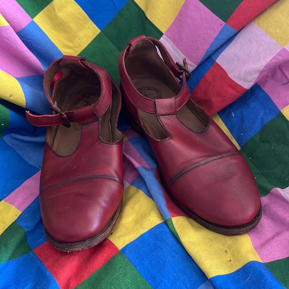 Sutro Red T-Strap Mary Janes 8.5 EUC